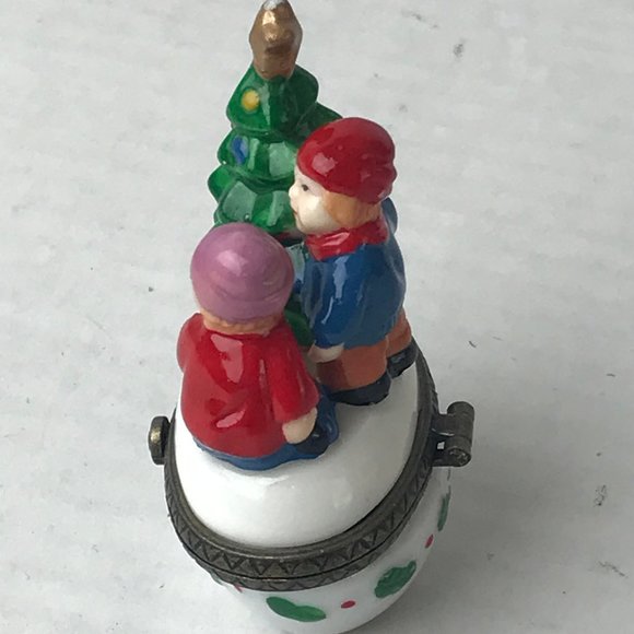 VINTAGE Porcelain Hinged Lid Trinket Box - Christmas Holiday Tree w/Children 3" - Picture 2 of 14